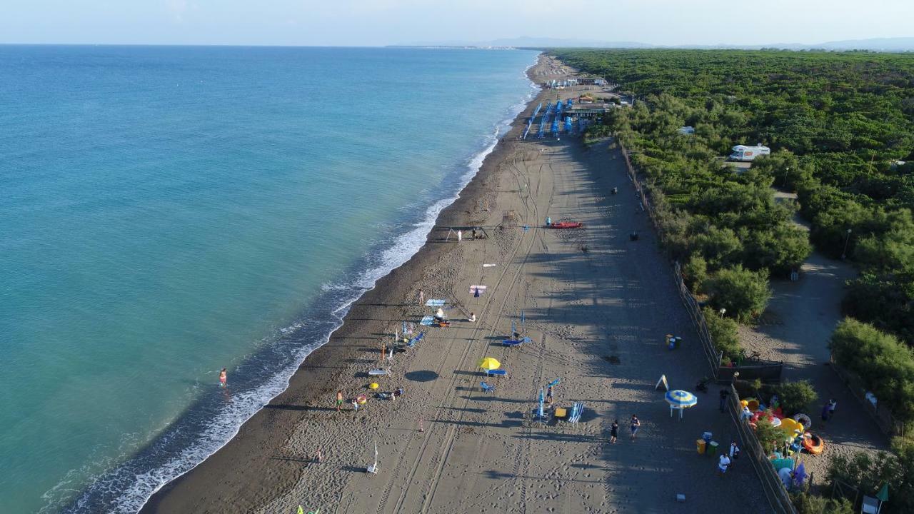 Le Esperidi Camping Ecoresort Марина-ді-Біббона Екстер'єр фото